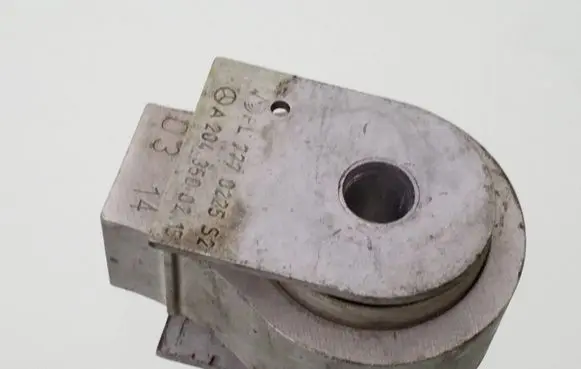 Mercedes-Benz C W204 Rear differential mounting bracket A2043500215 PL7770225S2