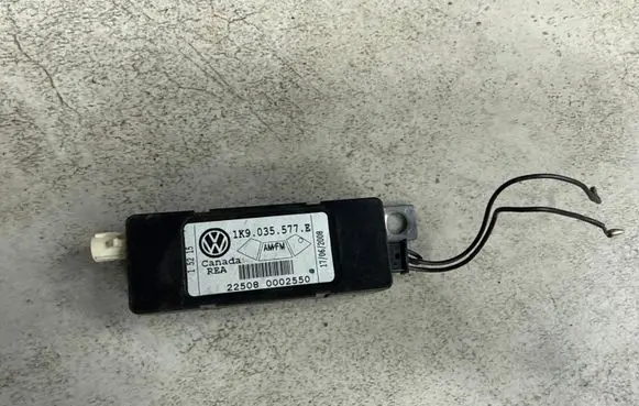 Volkswagen Golf V Aerial antenna amplifier 1K9035577E