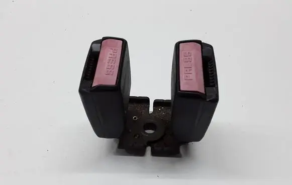 Renault Megane II Middle seatbelt buckle (rear) 