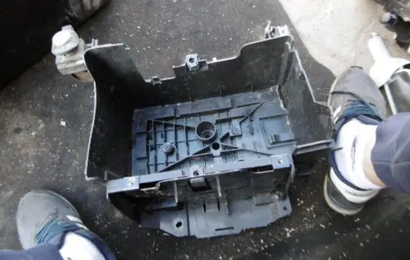 Renault Scenic III - Grand scenic III Battery box tray XXXXXXXXXX