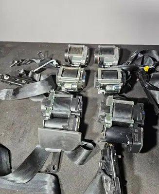 Volvo XC90 Set of seat belts 
