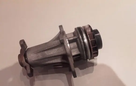 Nissan Pathfinder R51 Water pump 8200850126