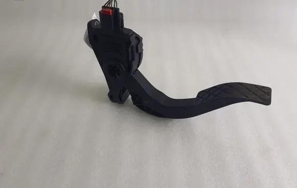 Porsche Macan (95B) Accelerator throttle pedal 8K1723523A 6PV00950521