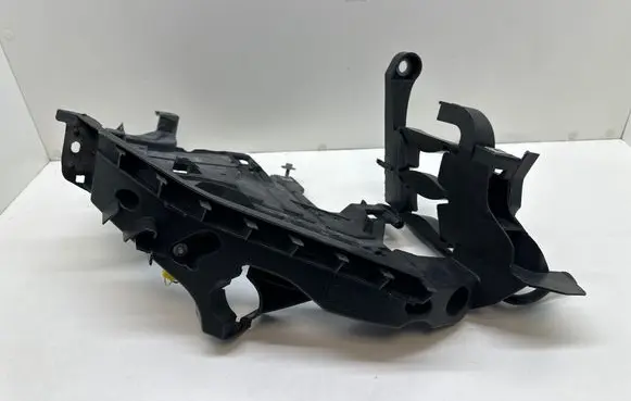 Audi A4 S4 B8 8K Headlight/headlamp mounting bracket 8K0805608A