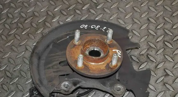 Ford Fiesta Front wheel hub AY1C3K171BA 7260929
