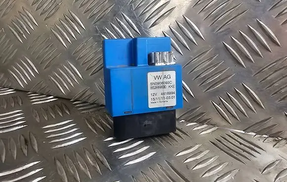 Volkswagen Tiguan Fuel injection pump control unit/module 5N0906093C 4418994
