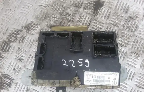 Ford Fiesta Comfort/convenience module 8v5115k600eh 030197855102