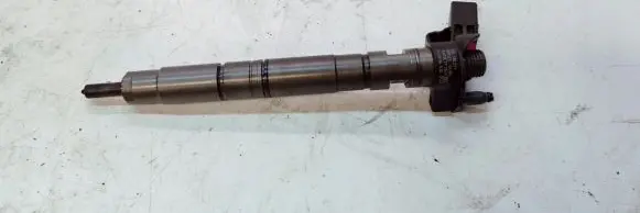 Audi Q5 SQ5 Fuel injector 03L130277