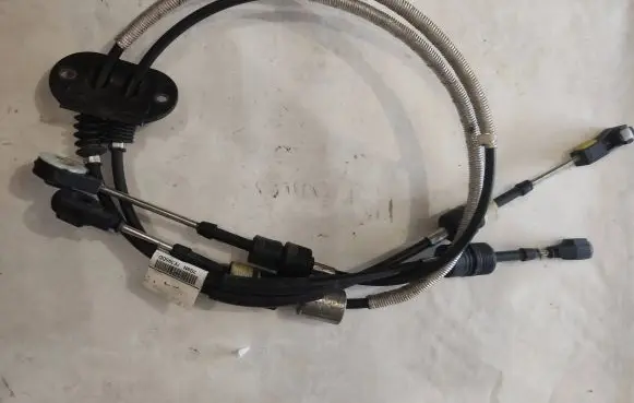 Land Rover Freelander 2 - LR2 Gear shift cable linkage 7G9N7E395DD