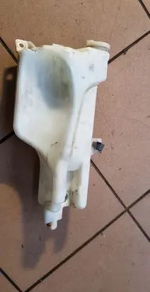 Ford Ranger Windshield washer fluid reservoir/tank