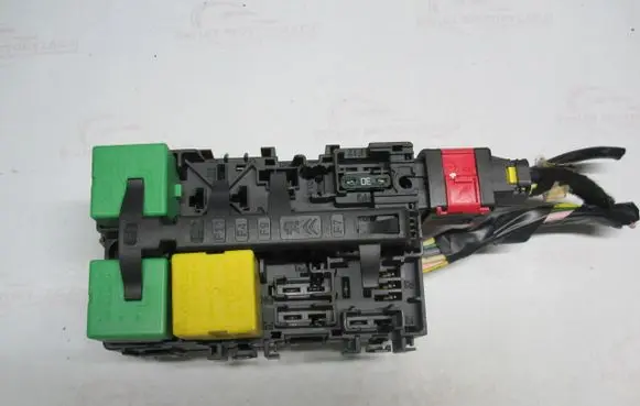 Peugeot 208 Fuse box set 9666232680