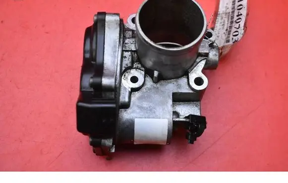 Renault Laguna III Throttle body valve 8200987453