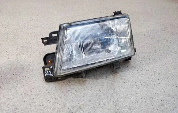 Subaru Forester SF Headlight/headlamp 206460B