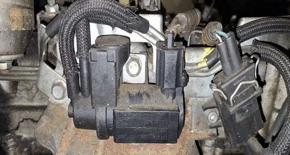 Toyota Avensis T250 Turbo solenoid valve 258190R010 70051307