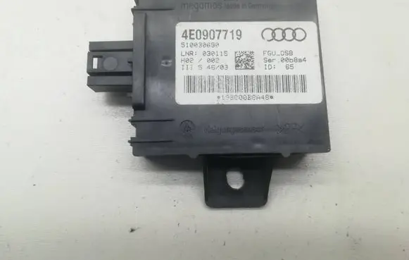 Audi A8 S8 D3 4E Alarm control unit/module 4e0907719 510030690