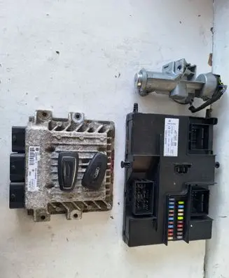 Engine ECU kit and lock set