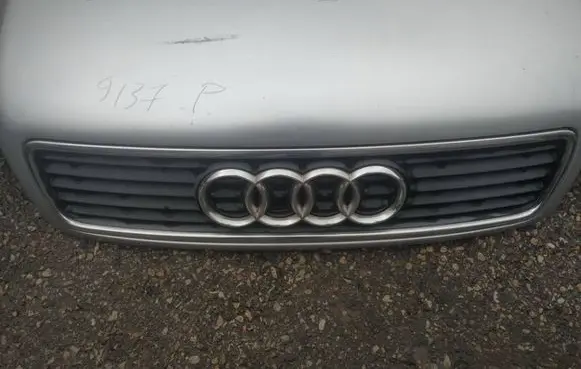 Audi A4 S4 B5 8D Front grill