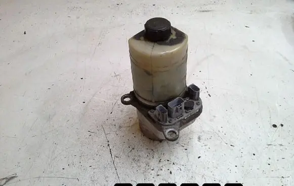 Ford Focus Power steering pump 4M513K514AD