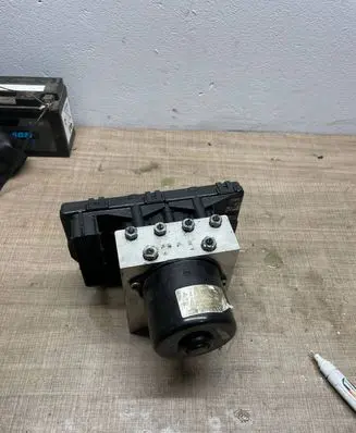 Mercedes-Benz C W203 ABS Pump A2035451632 1097715133