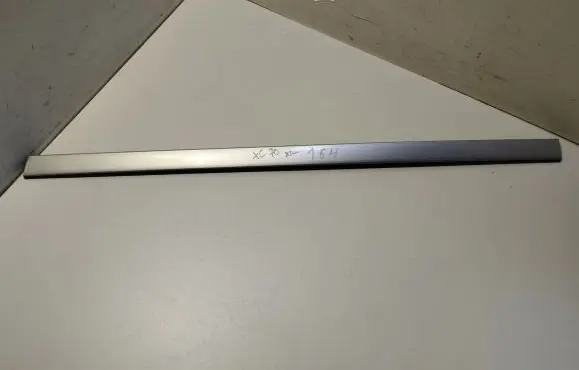 Volvo XC70 Roof trim bar molding cover 39992756
