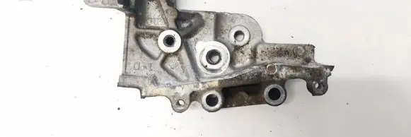 Subaru Legacy Engine mounting bracket 050728