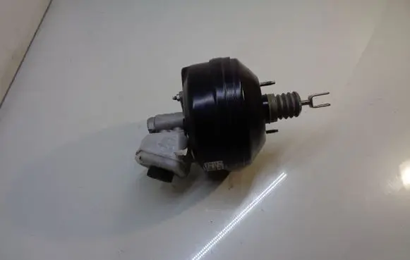 BMW 3 F30 F35 F31 Brake booster 6798423