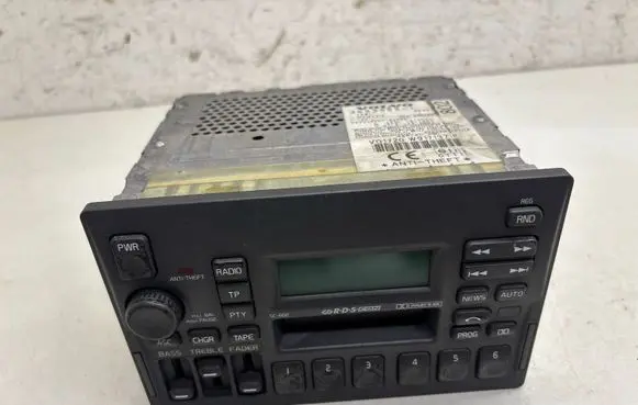 Volvo S70 V70 V70 XC Radio/CD/DVD/GPS head unit 35339621