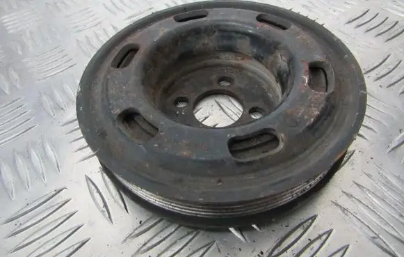 Audi A4 S4 B5 8D Crankshaft pulley 058105251E