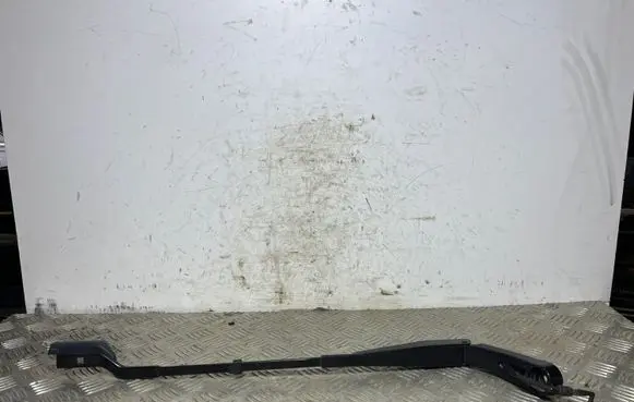 Peugeot 5008 II Front wiper blade arm