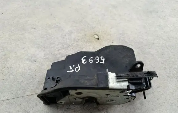 BMW 1 E81 E87 Rear door lock 7202148