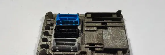 Chevrolet Camaro Engine control unit/module 12673932 039045703 1310101000000X