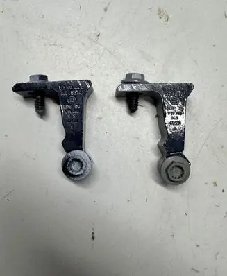 Volkswagen PASSAT B8 Rear door lower hinge 8V5833404C A046574 4723