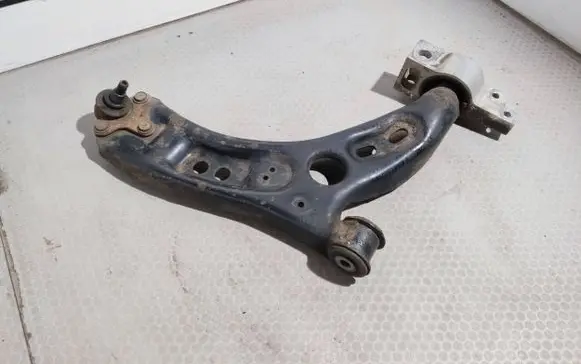 Volkswagen Tiguan Front lower control arm/wishbone