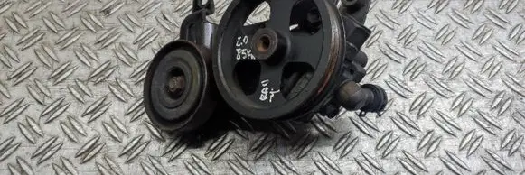 Toyota RAV 4 (XA20) Power steering pump
