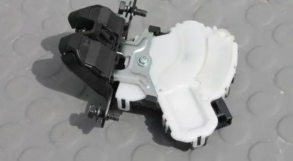 Mazda CX-3 Tailgate/trunk/boot lock/catch/latch ZAMEK-KLAPY-CX3