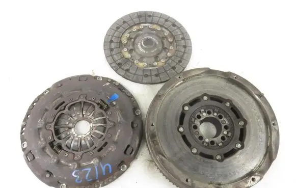 Toyota Avensis T250 Dual mass flywheel 3125005130