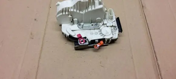 Jeep Grand Cherokee Front door lock P04589921AE T4FKD0302