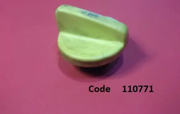 Nissan Qashqai Oil filler cap 110771