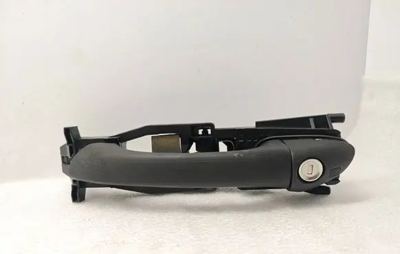 Mercedes-Benz C W203 Front door exterior handle 2037600134