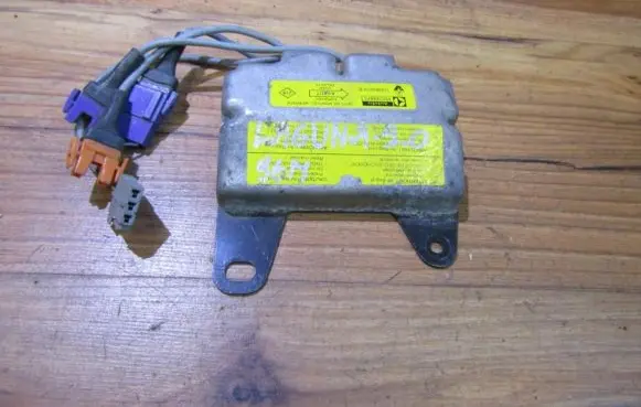 Renault Laguna I Airbag control unit/module 7700840111B 550288800