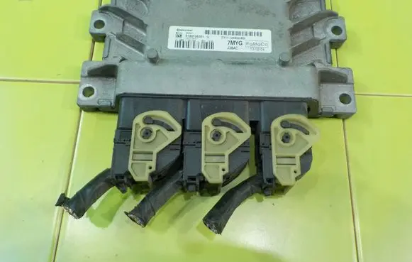 Ford B-MAX Engine control unit/module CV1112A650BG