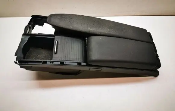 Mercedes-Benz C W204 Armrest A2046801339