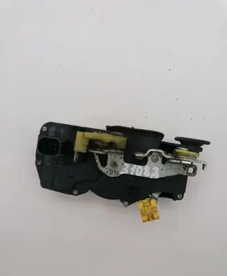 Cadillac CTS Rear door lock 25773437