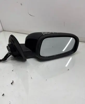 Volvo V70 Front door electric wing mirror E11015846