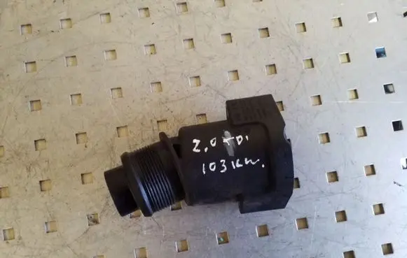 Volkswagen PASSAT B7 Other engine bay part 03L131111G