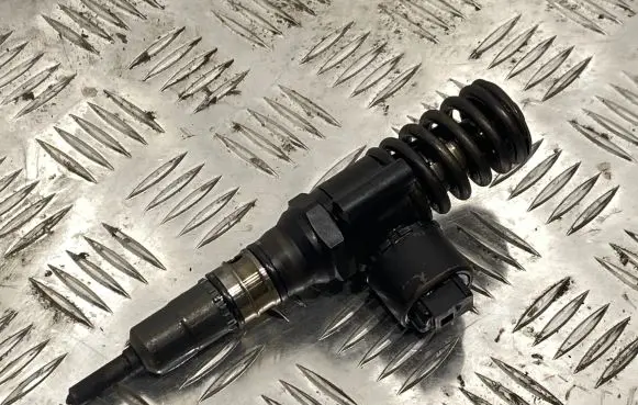 Audi A6 S6 C6 4F Fuel injector 0414720404