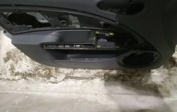 Seat Leon (1P) Front door card panel trim 
