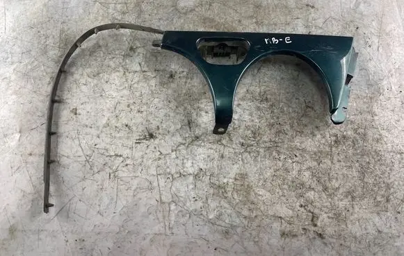 Mercedes-Benz E W210 Under headlight/headlamp trim 2108200312li