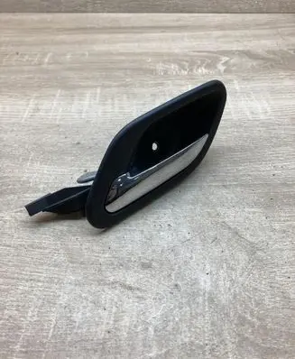BMW 5 E39 Front door interior handle 8226049 FRONTLEFTSIDE