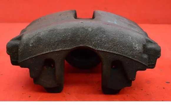 Volkswagen PASSAT CC Front brake caliper 